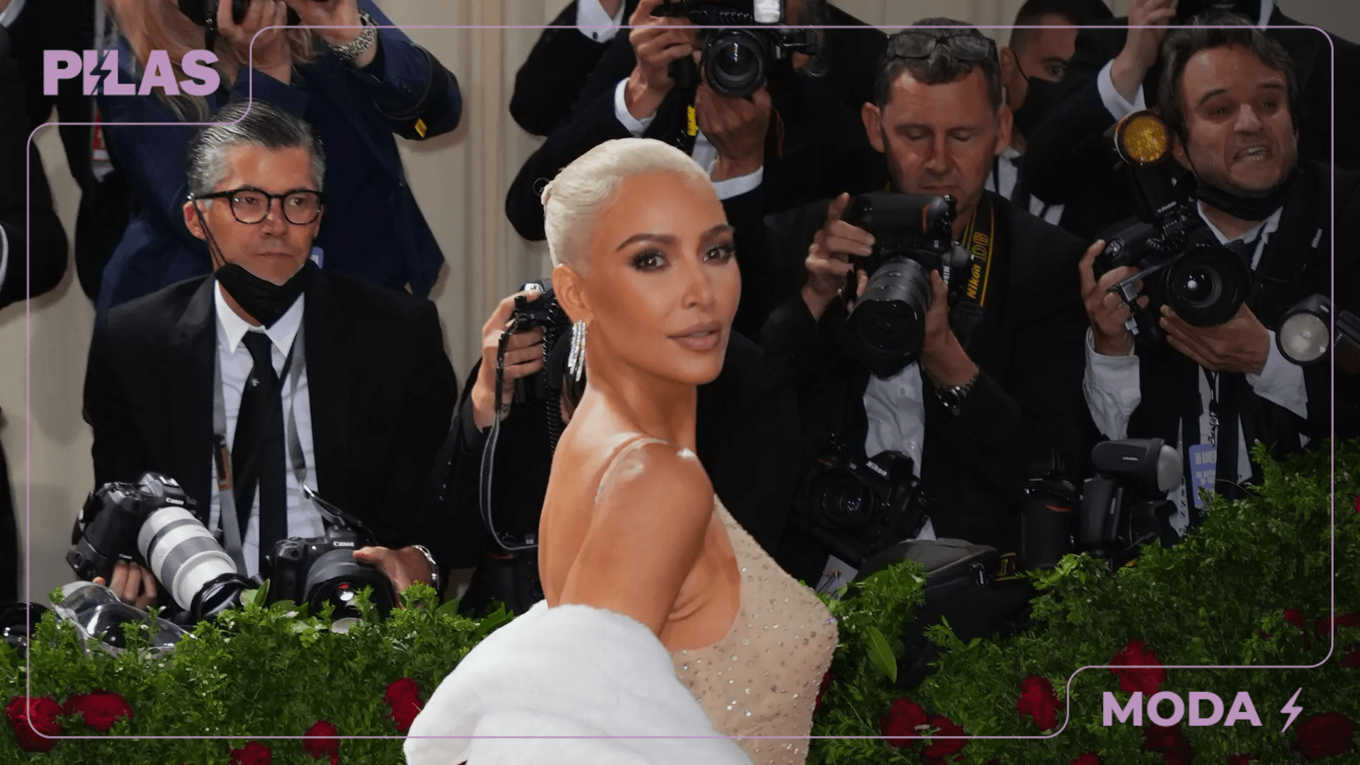 Acusan a Kim Kardashian de dañar el icónico vestido de Marilyn Monroe